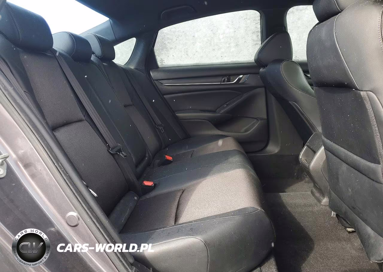 2018 Honda Accord Sport VIN:1HGCV1F36JA247719 - 10