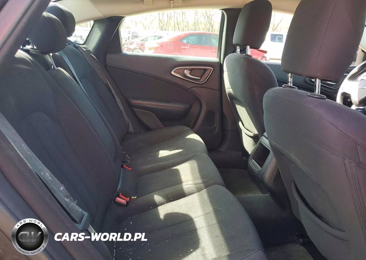 2015 Chrysler 200 Limited VIN:1C3CCCABXFN592402 - 10