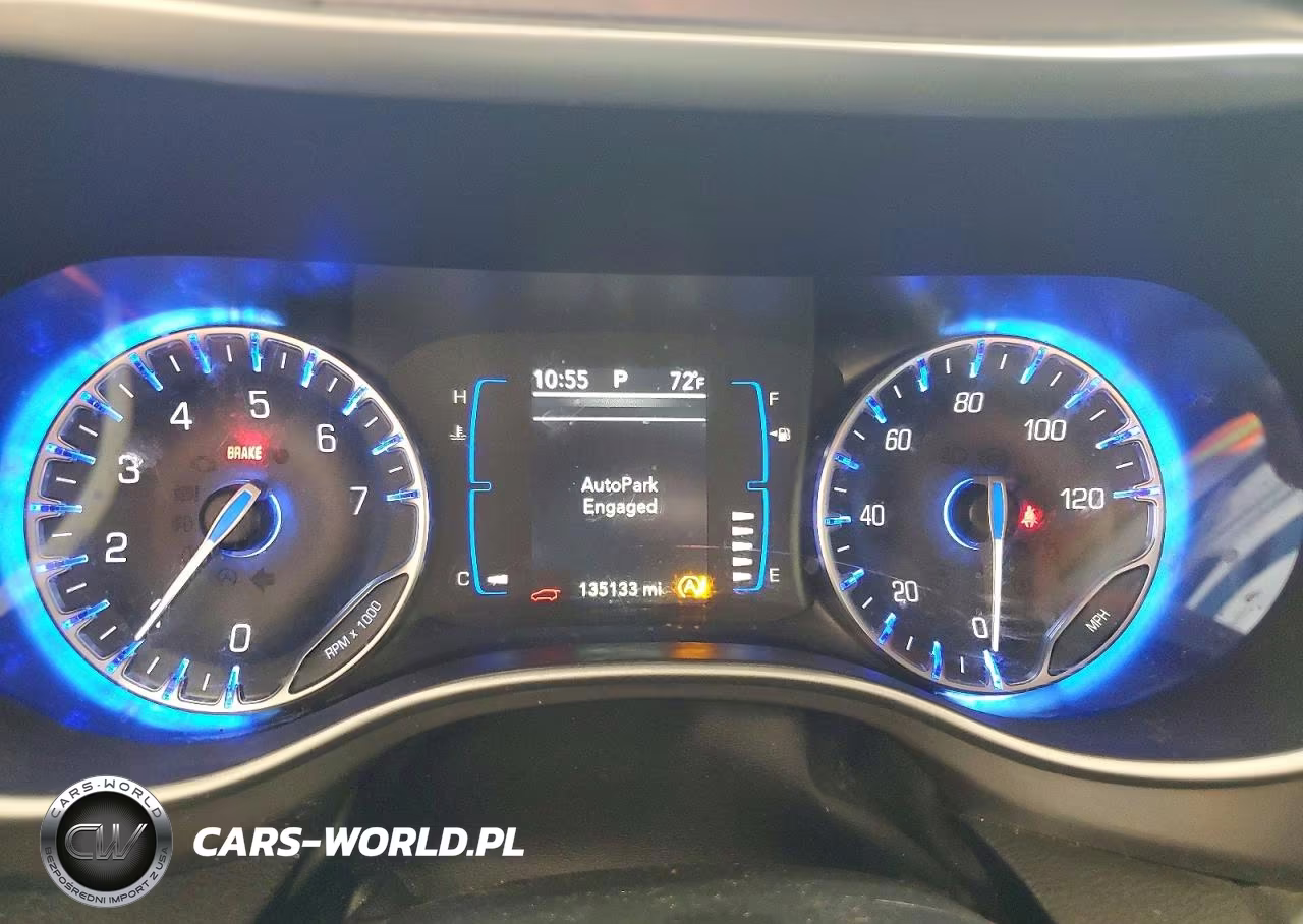 2020 Chrysler Pacifica Touring L VIN:2C4RC1BG0LR274176 - 9