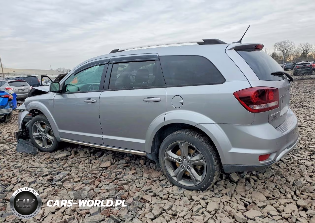 2017 Dodge Journey Crossroad VIN:3C4PDCGB2HT612985 - 2