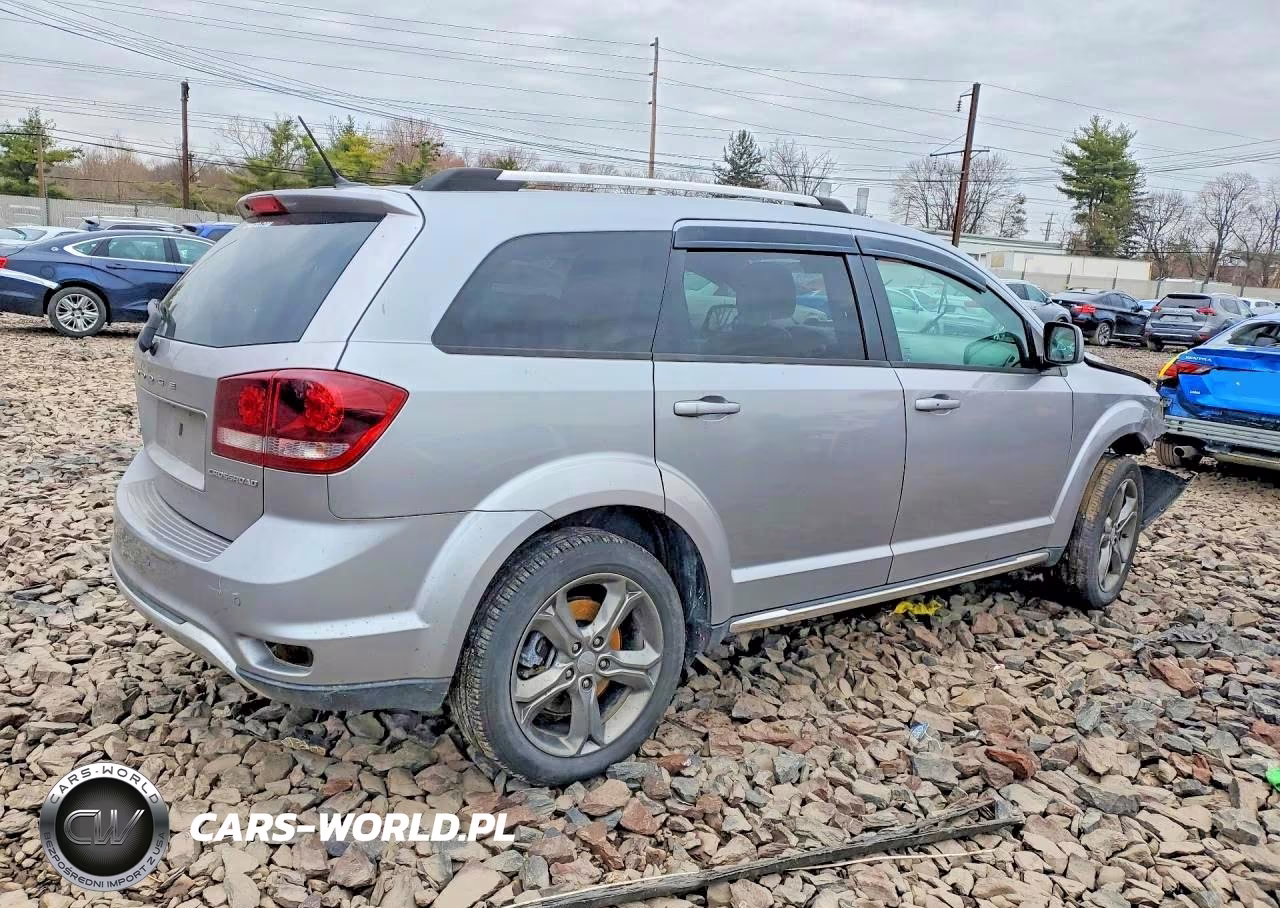 2017 Dodge Journey Crossroad VIN:3C4PDCGB2HT612985 - 3
