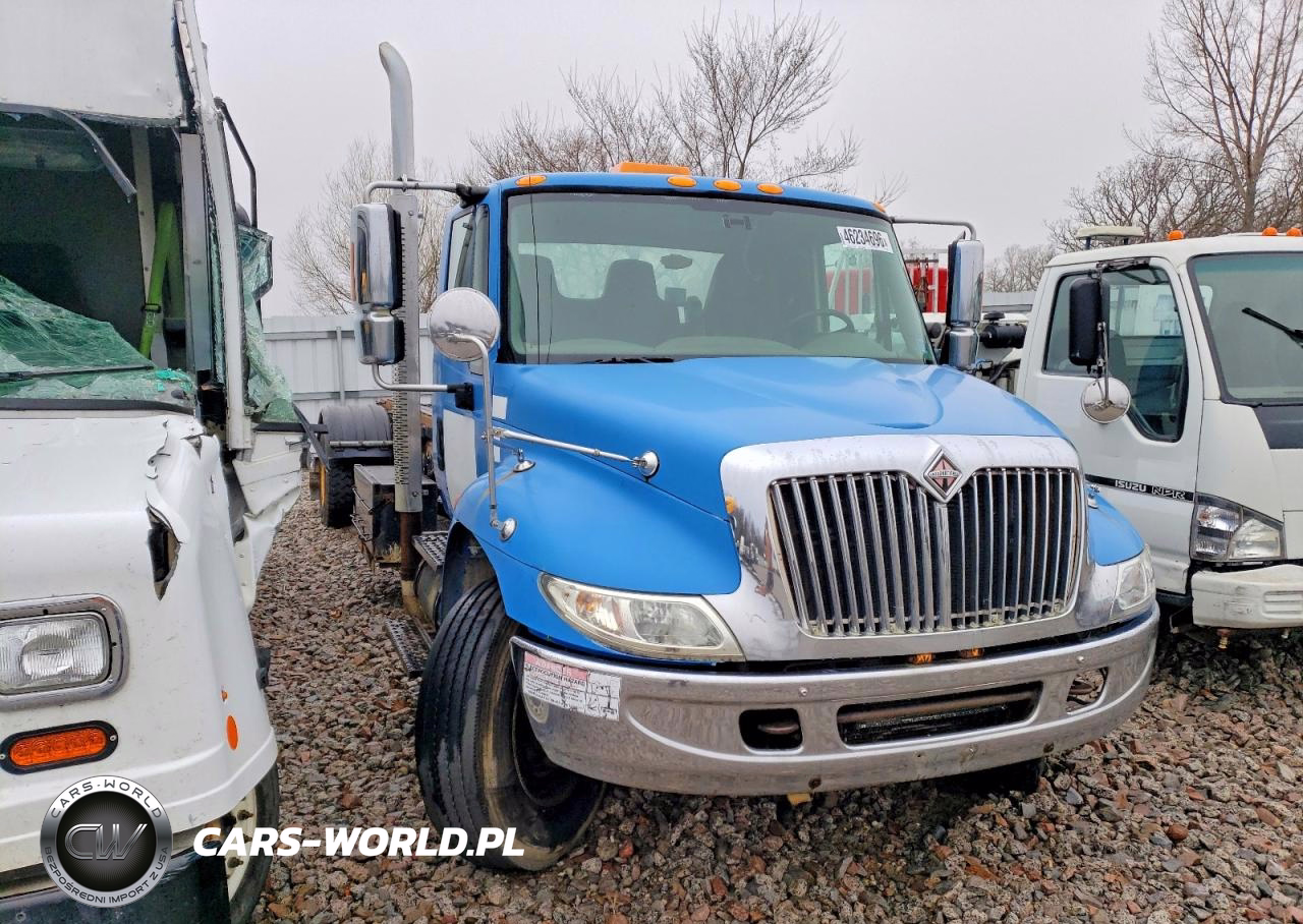 2004 International 4400 Roll-Off Container Truck
