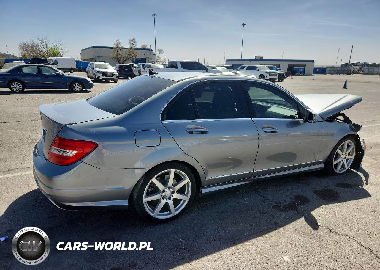 2013 Mercedes-Benz C 250 VIN:WDDGF4HBXDR264389 - 3