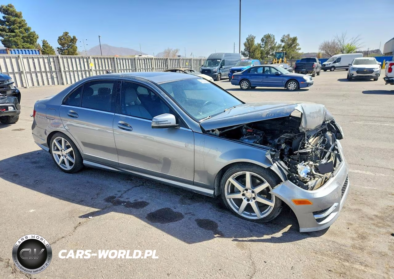 2013 Mercedes-Benz C 250 VIN:WDDGF4HBXDR264389 - 4