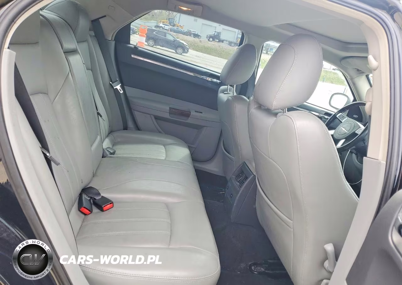 2007 Chrysler 300C VIN:2C3LA63H87H823705 - 10