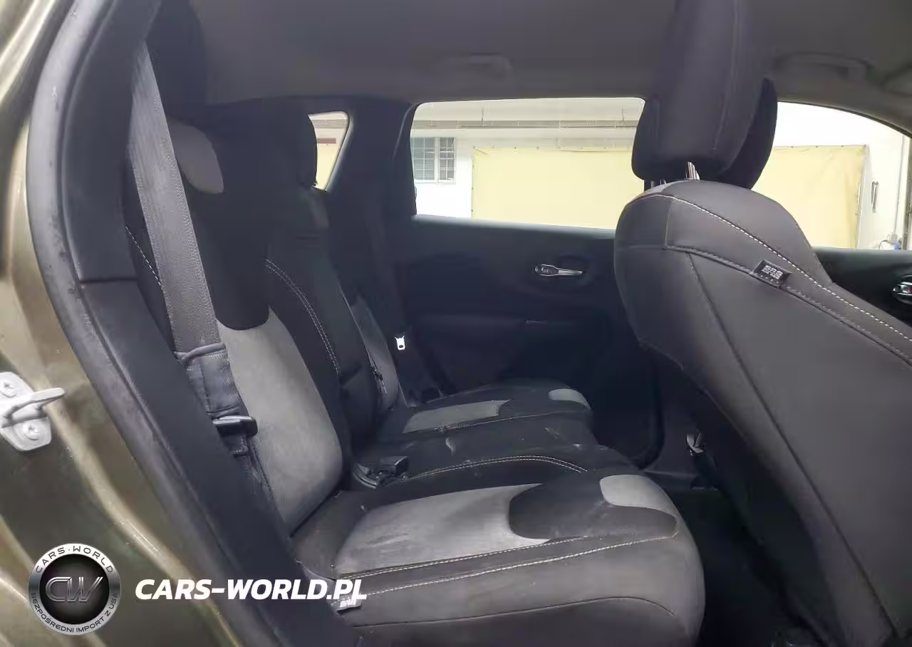 2016 Jeep Cherokee Sport VIN:1C4PJLAB5GW114158 - 11