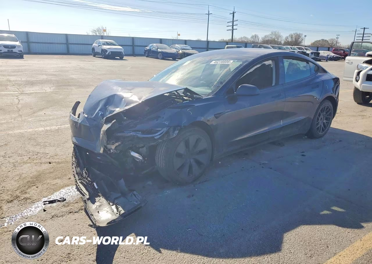 2025 Tesla Model 3 – zdjęcie 1 z 12