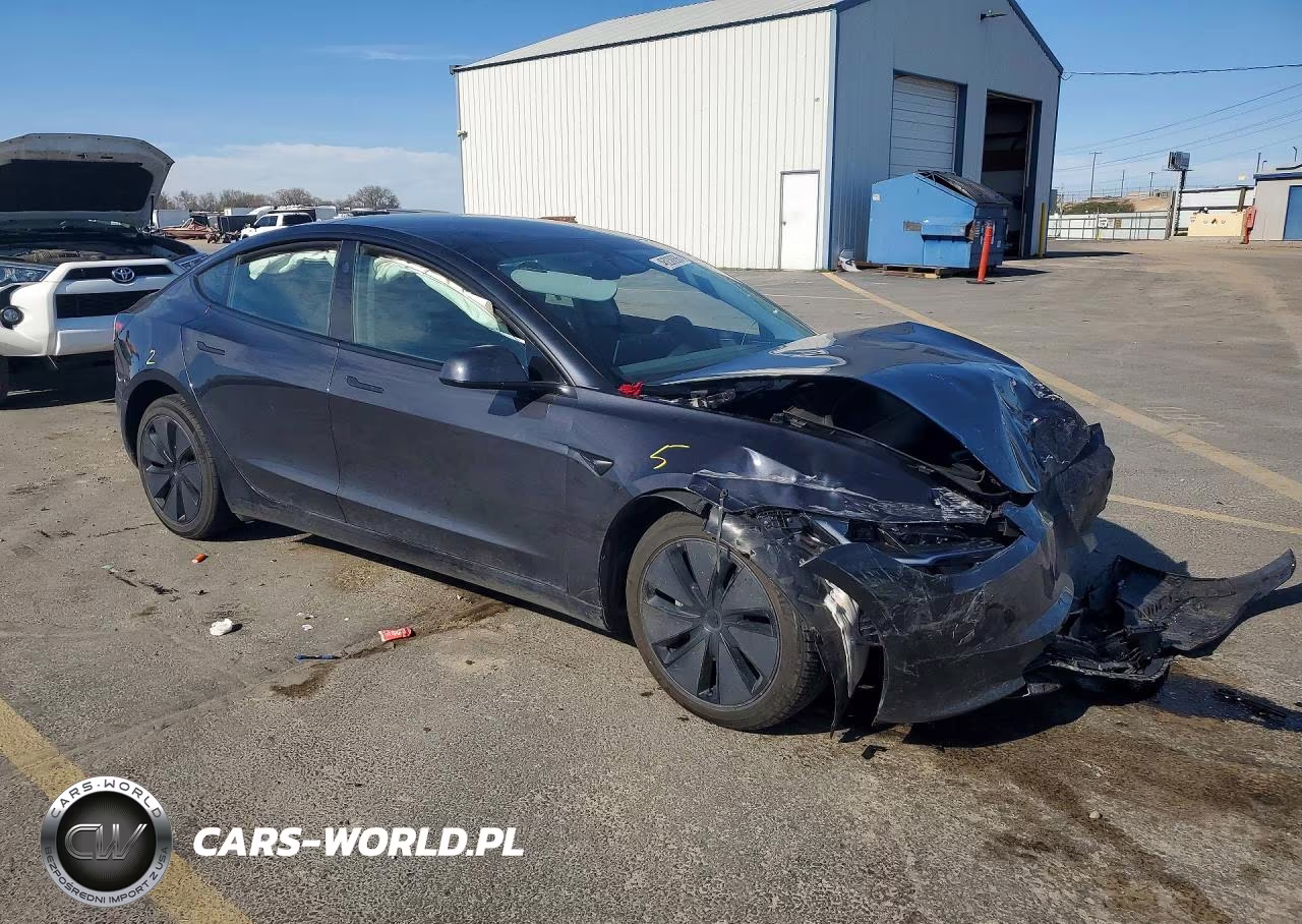 2025 Tesla Model 3 VIN:5YJ3E1EAXSF982839 - 4