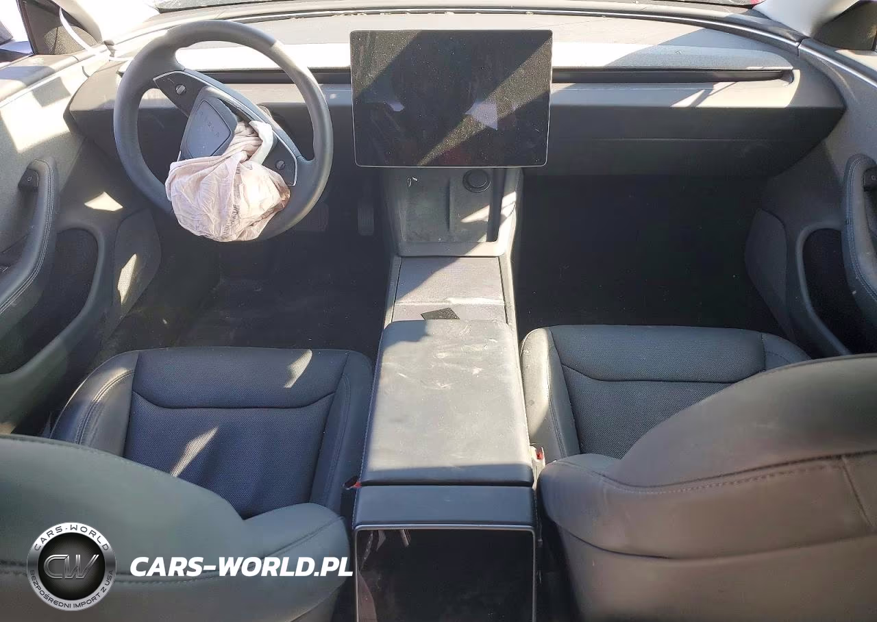 2025 Tesla Model 3 VIN:5YJ3E1EAXSF982839 - 8