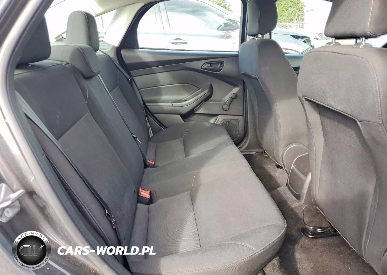 2018 Ford Focus S VIN:1FADP3E27JL323251 - 10