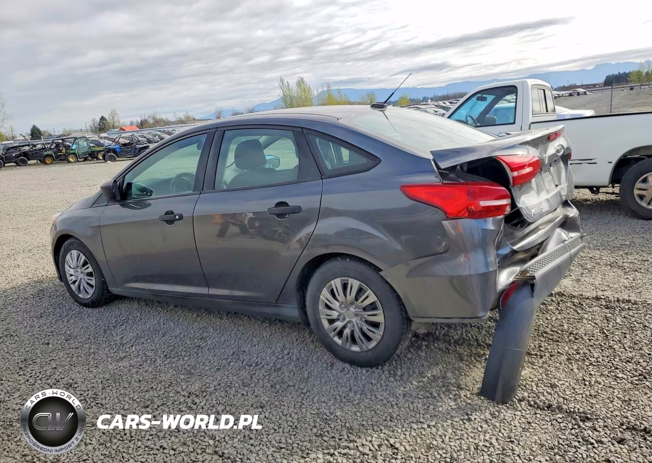 2018 Ford Focus S VIN:1FADP3E27JL323251 - 2