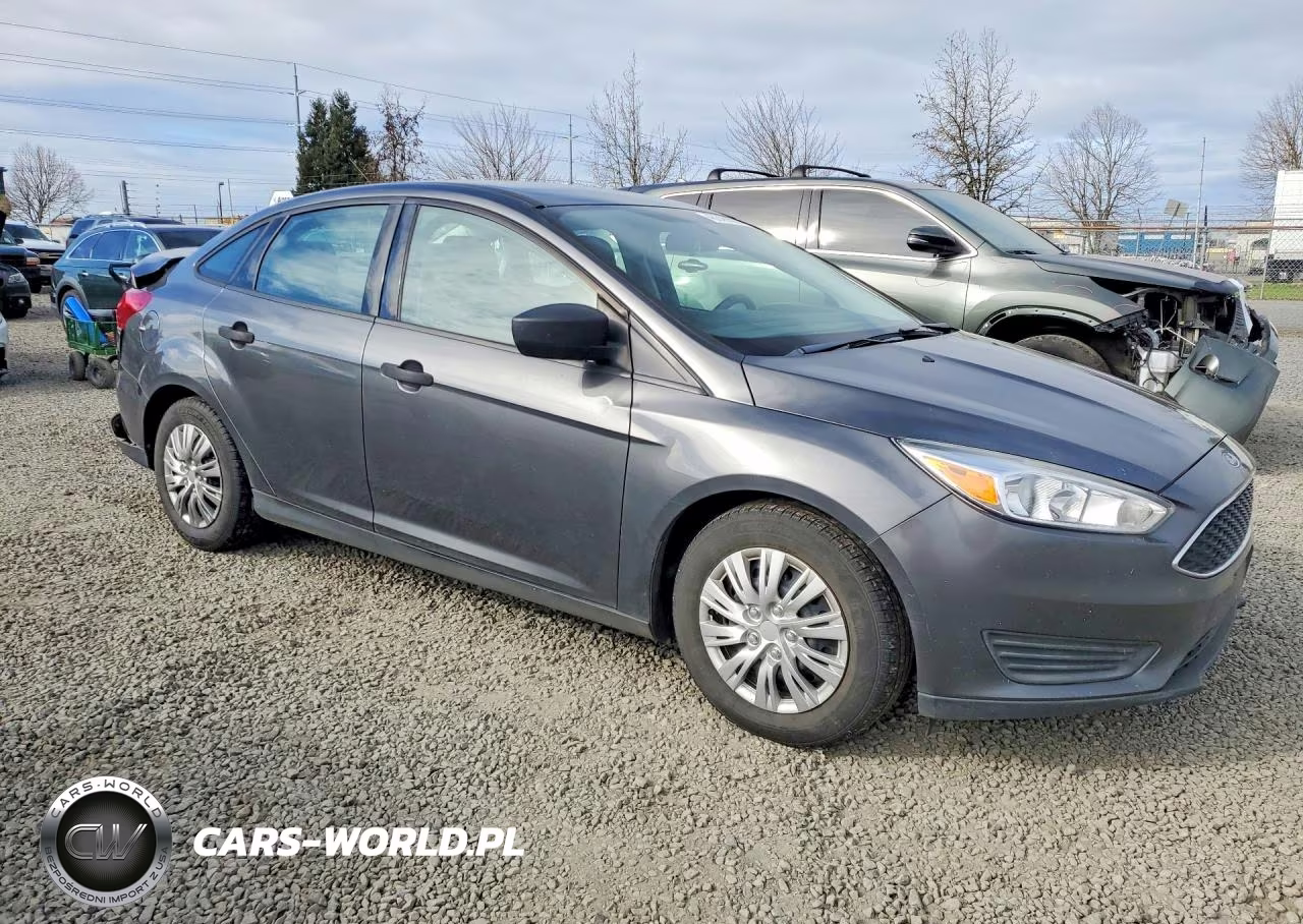 2018 Ford Focus S VIN:1FADP3E27JL323251 - 4