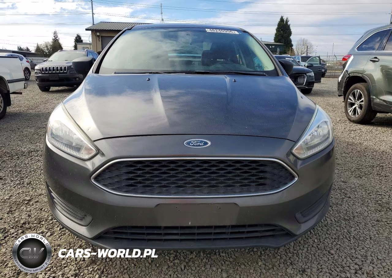 2018 Ford Focus S VIN:1FADP3E27JL323251 - 5
