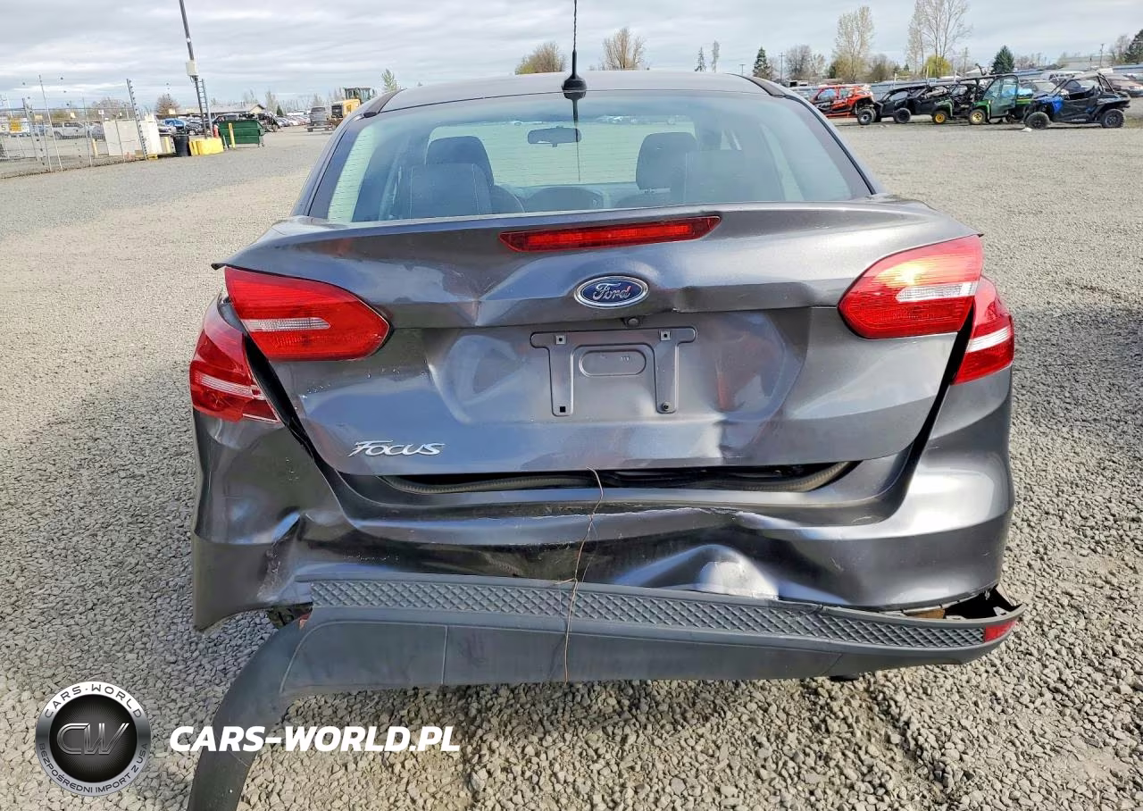 2018 Ford Focus S VIN:1FADP3E27JL323251 - 6