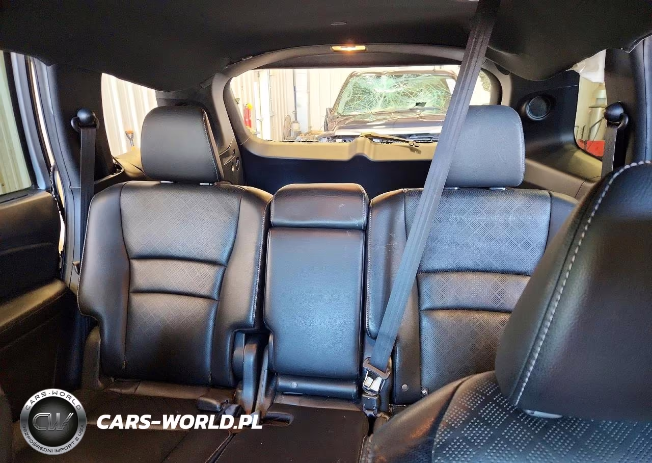 2019 Honda Passport Touring VIN:5FNYF7H90KB002283 - 10