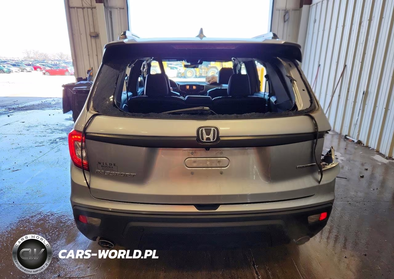 2019 Honda Passport Touring VIN:5FNYF7H90KB002283 - 6