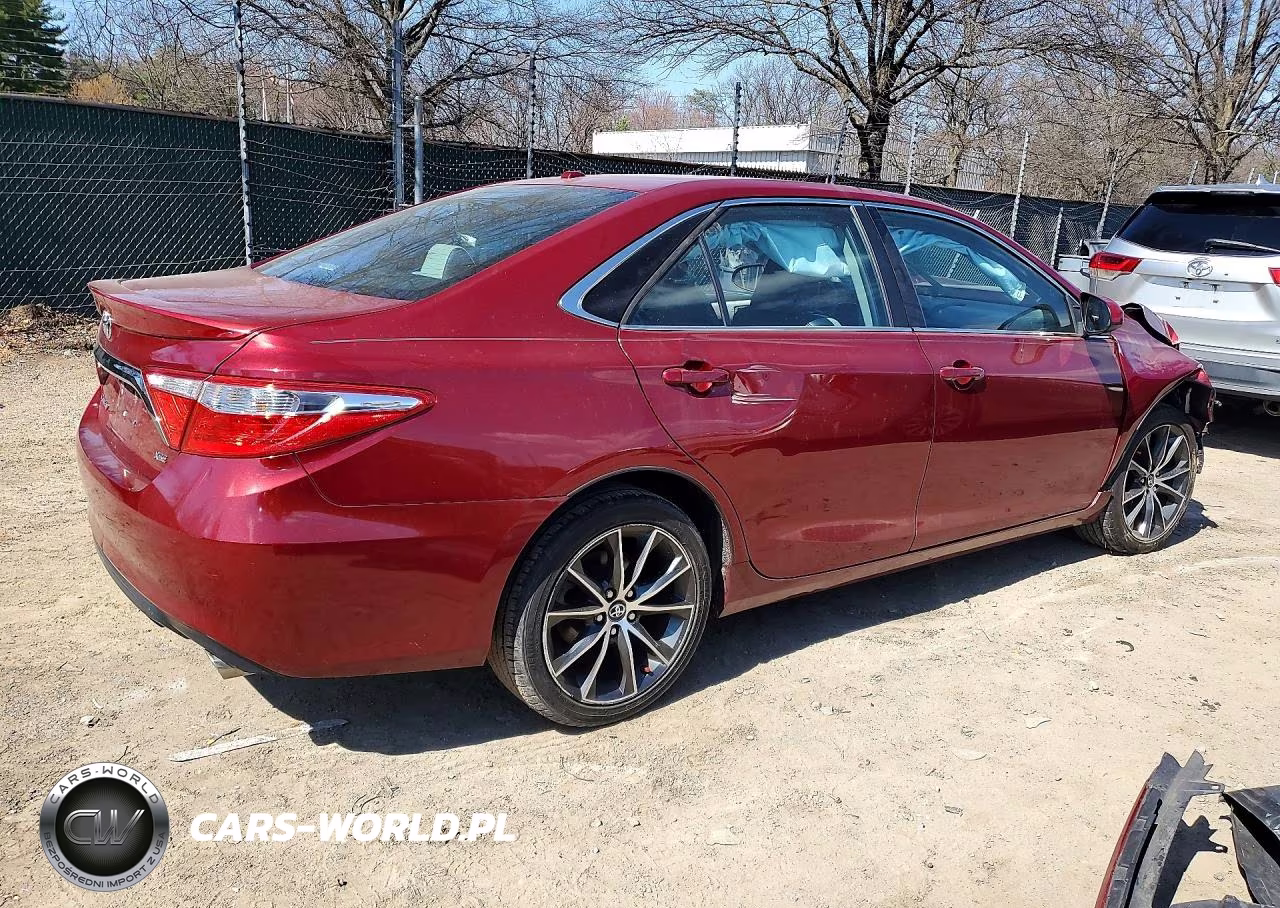 2016 Toyota Camry Xse VIN:4T1BF1FK2GU578797 - 3