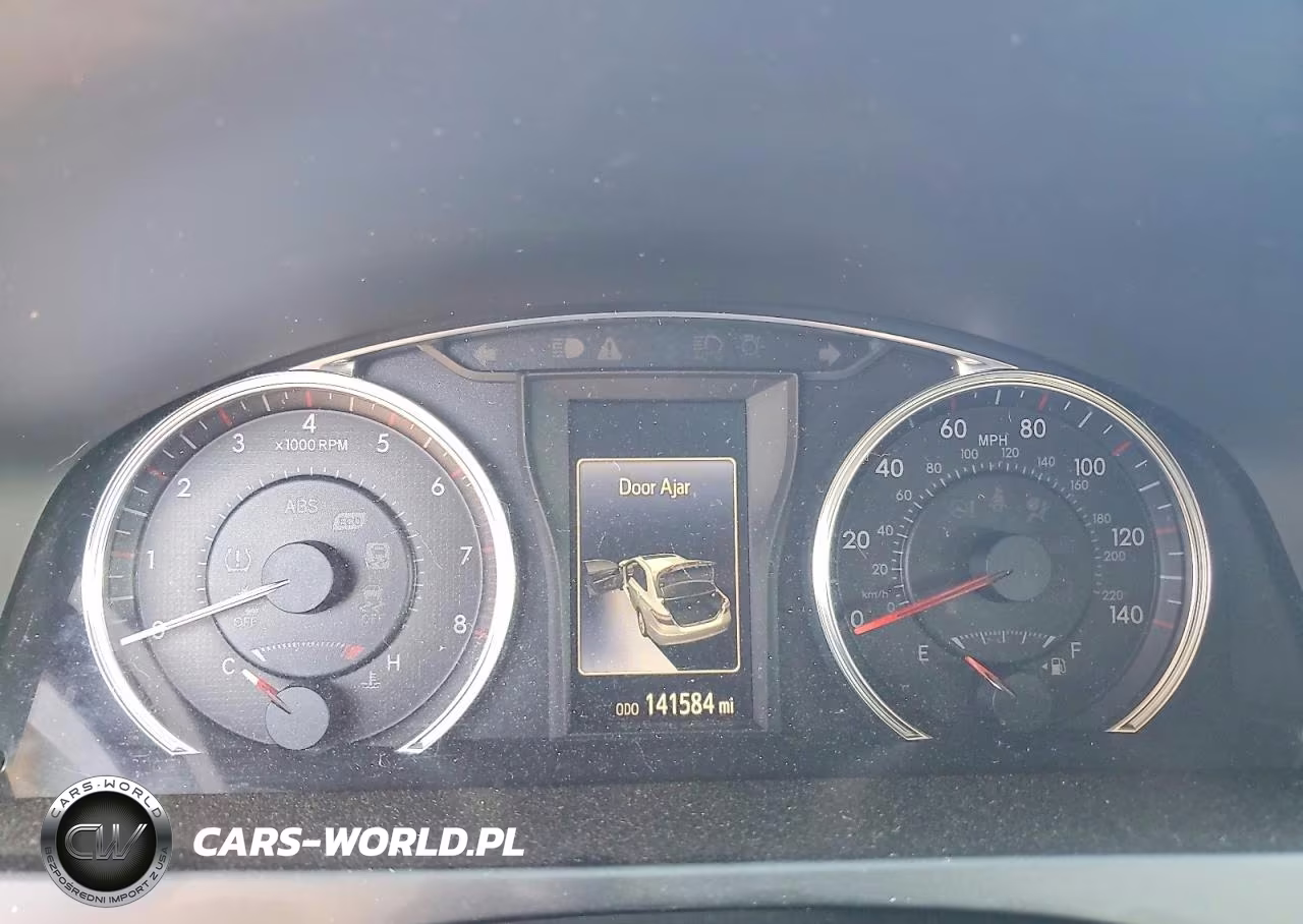 2016 Toyota Camry Xse VIN:4T1BF1FK2GU578797 - 9