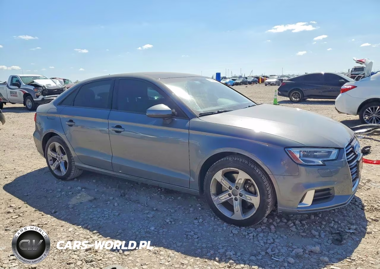 2017 Audi A3 Premium VIN:WAUAUGFF7H1037689 - 4