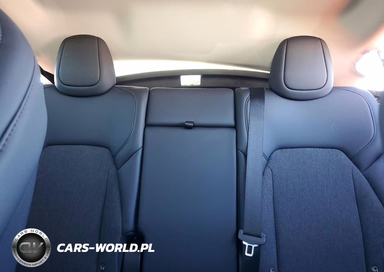 2026 Tesla Model Y VIN:7SAYGDED1TA606026 - 10