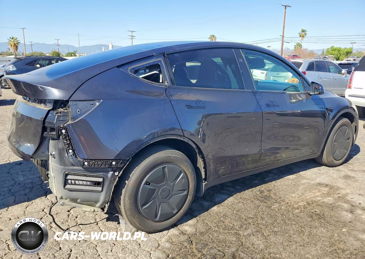 2026 Tesla Model Y VIN:7SAYGDED1TA606026 - 3