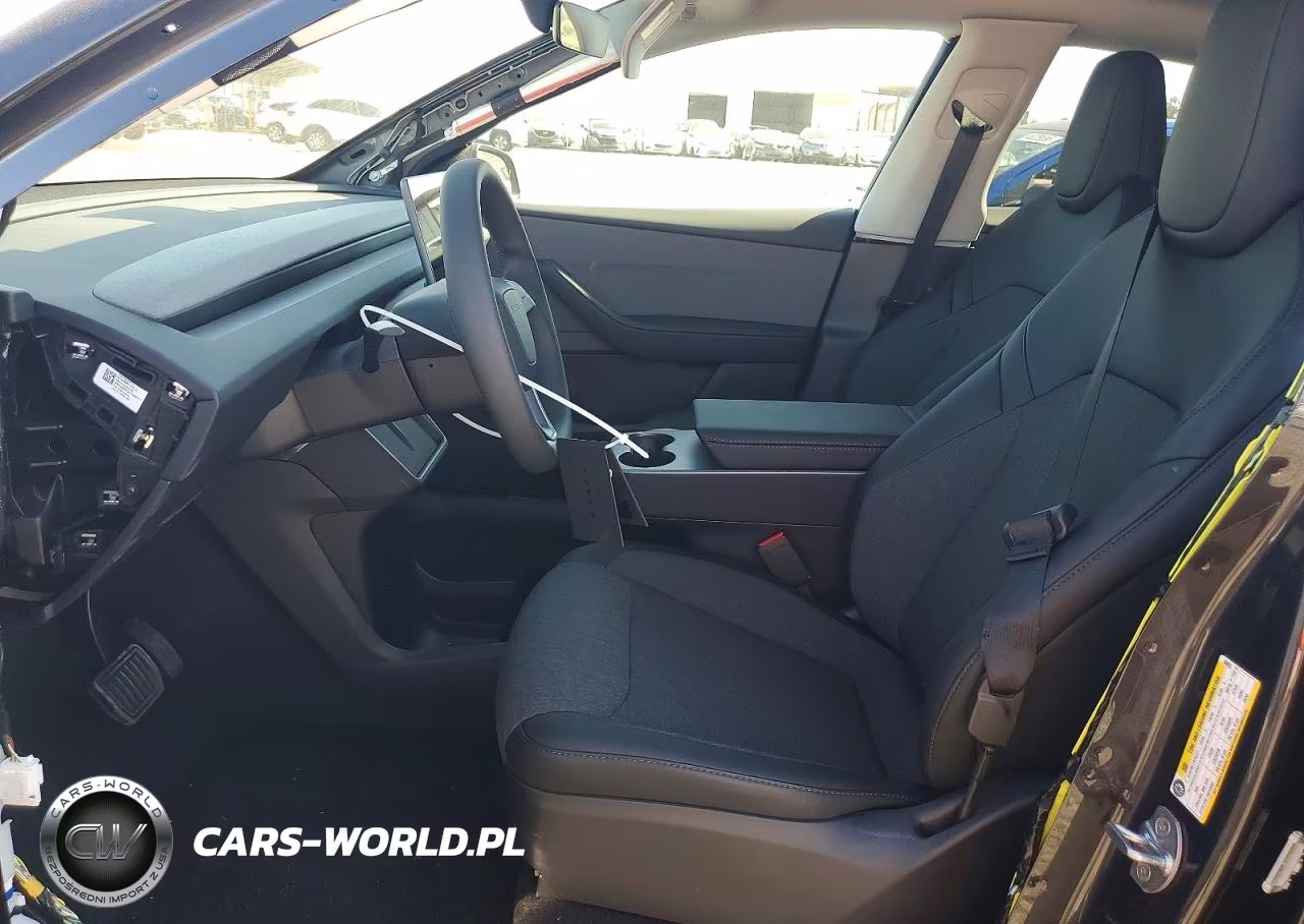 2026 Tesla Model Y VIN:7SAYGDED1TA606026 - 7