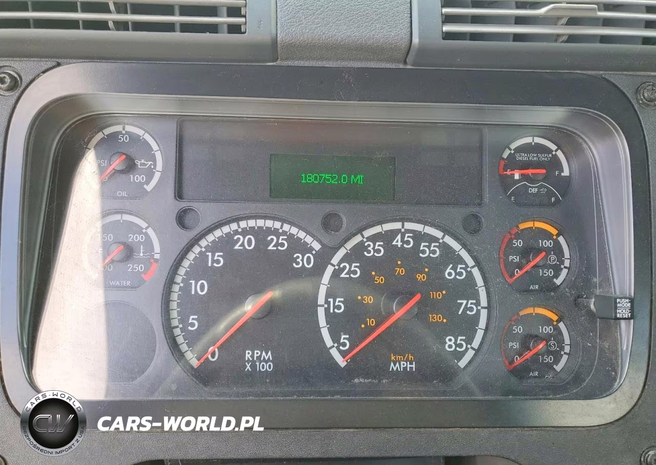 2016 Freightliner Cascadia 113 Semi Truck VIN:3AKBGAD42GSHV6431 - 8