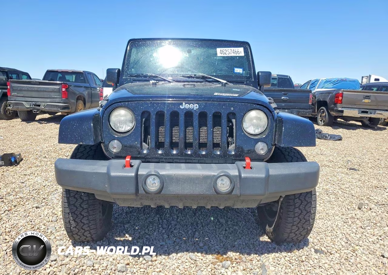 2014 Jeep Wrangler Unlimited Sahara VIN:1C4BJWEG1EL147139 - 5