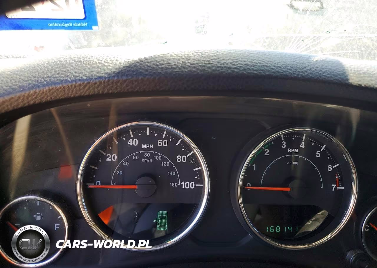 2014 Jeep Wrangler Unlimited Sahara VIN:1C4BJWEG1EL147139 - 9