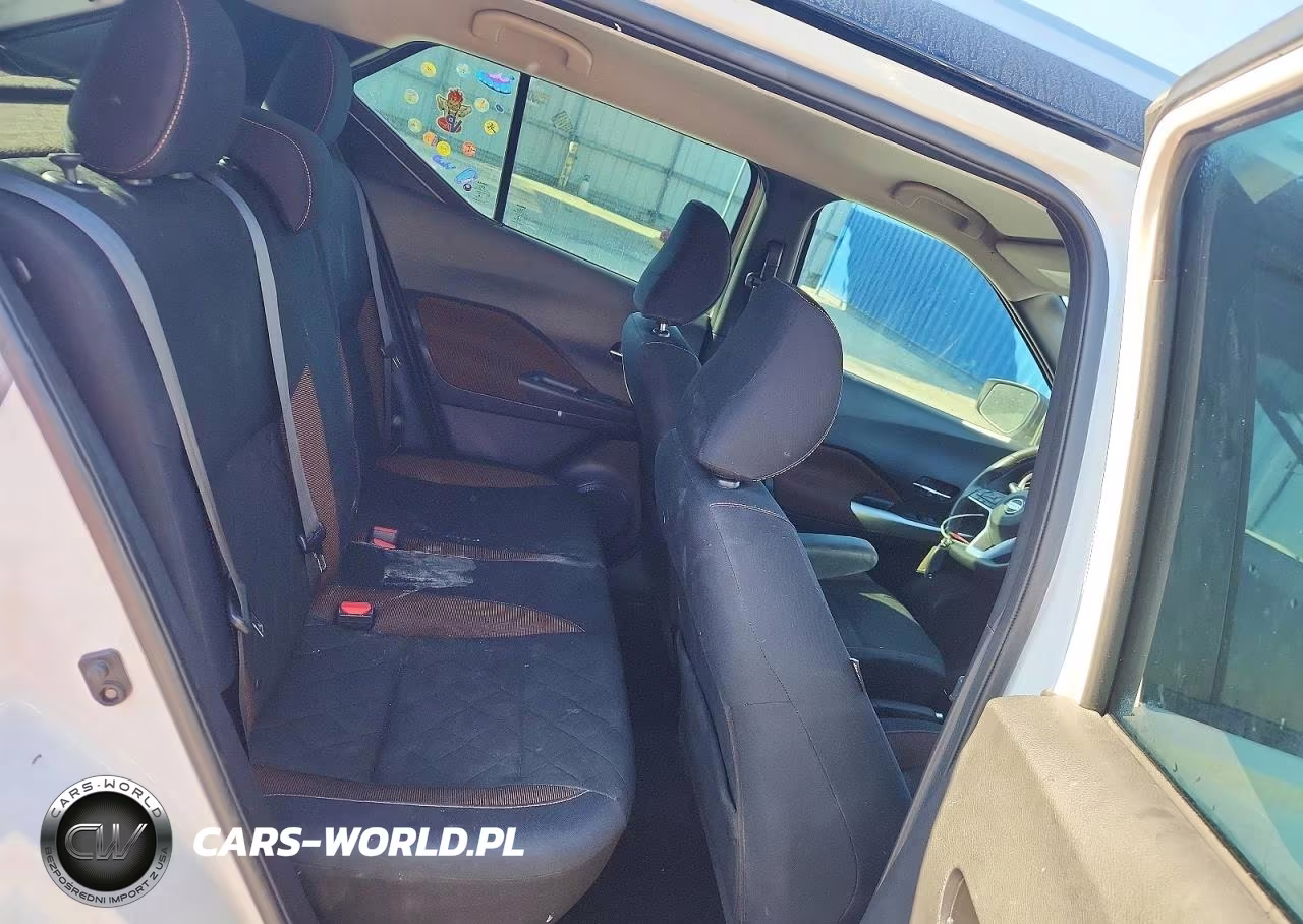 2018 Nissan Kicks Sr VIN:3N1CP5CU5JL504040 - 11