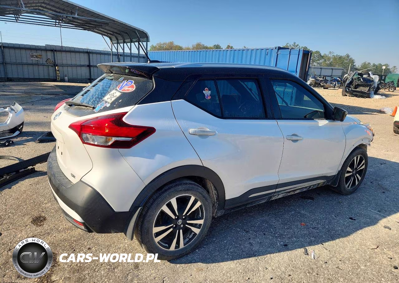 2018 Nissan Kicks Sr VIN:3N1CP5CU5JL504040 - 3