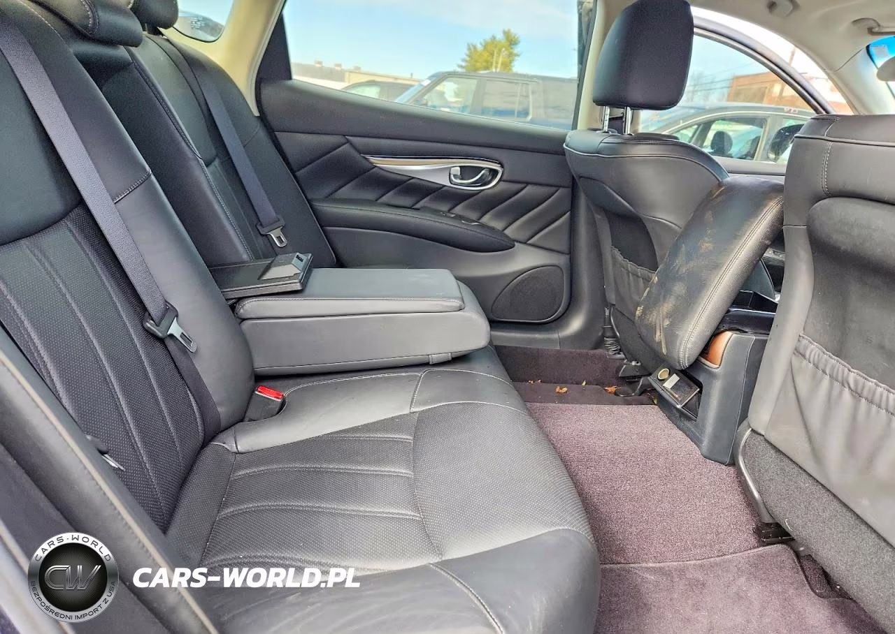 2019 Infiniti Q70L 3.7 Luxe VIN:JN1BY1PR2KM725156 - 10