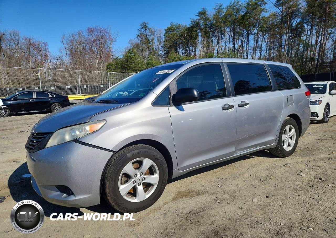 2011 Toyota Sienna Base 7-Passenger