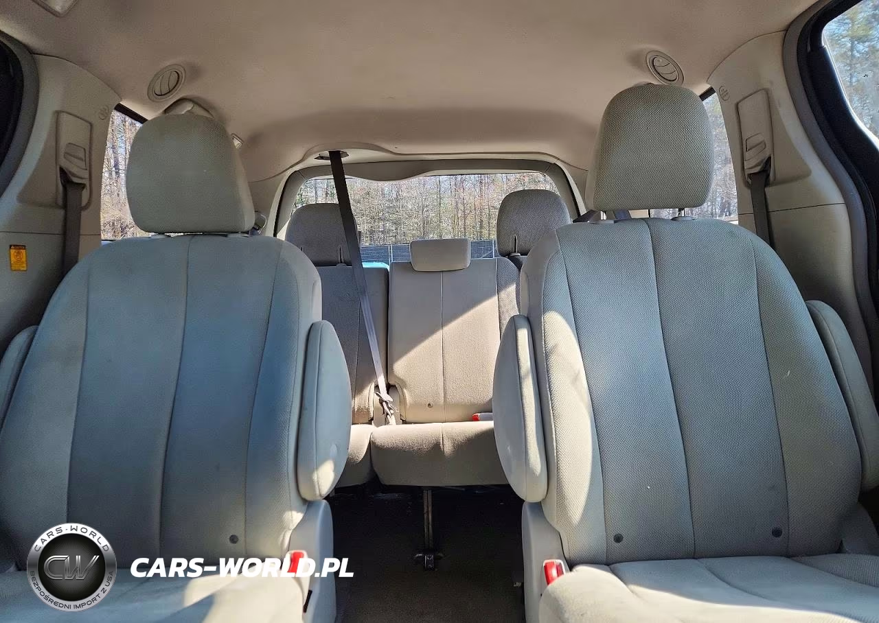 2011 Toyota Sienna Base 7-Passenger VIN:5TDKA3DC7BS008270 - 10