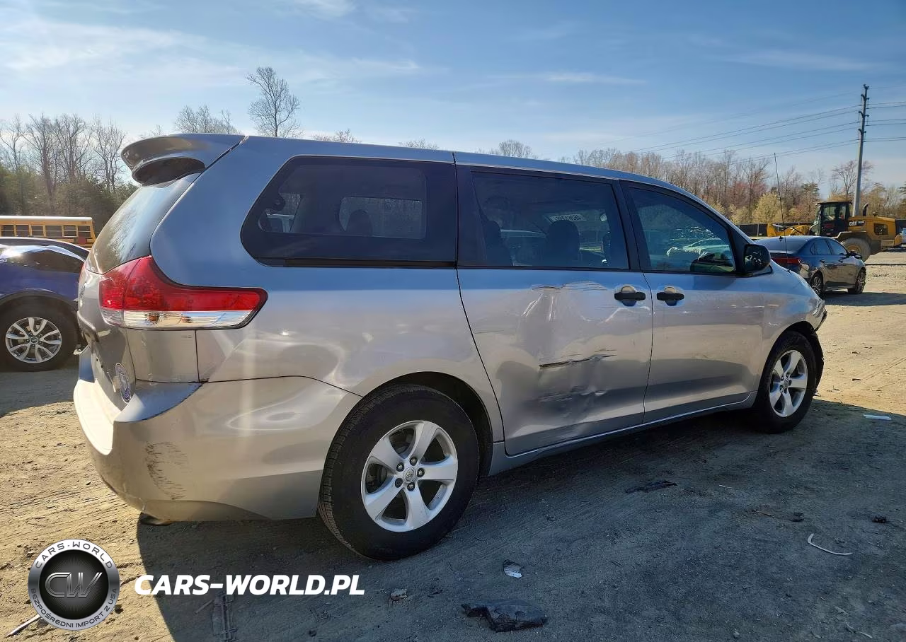 2011 Toyota Sienna Base 7-Passenger VIN:5TDKA3DC7BS008270 - 3