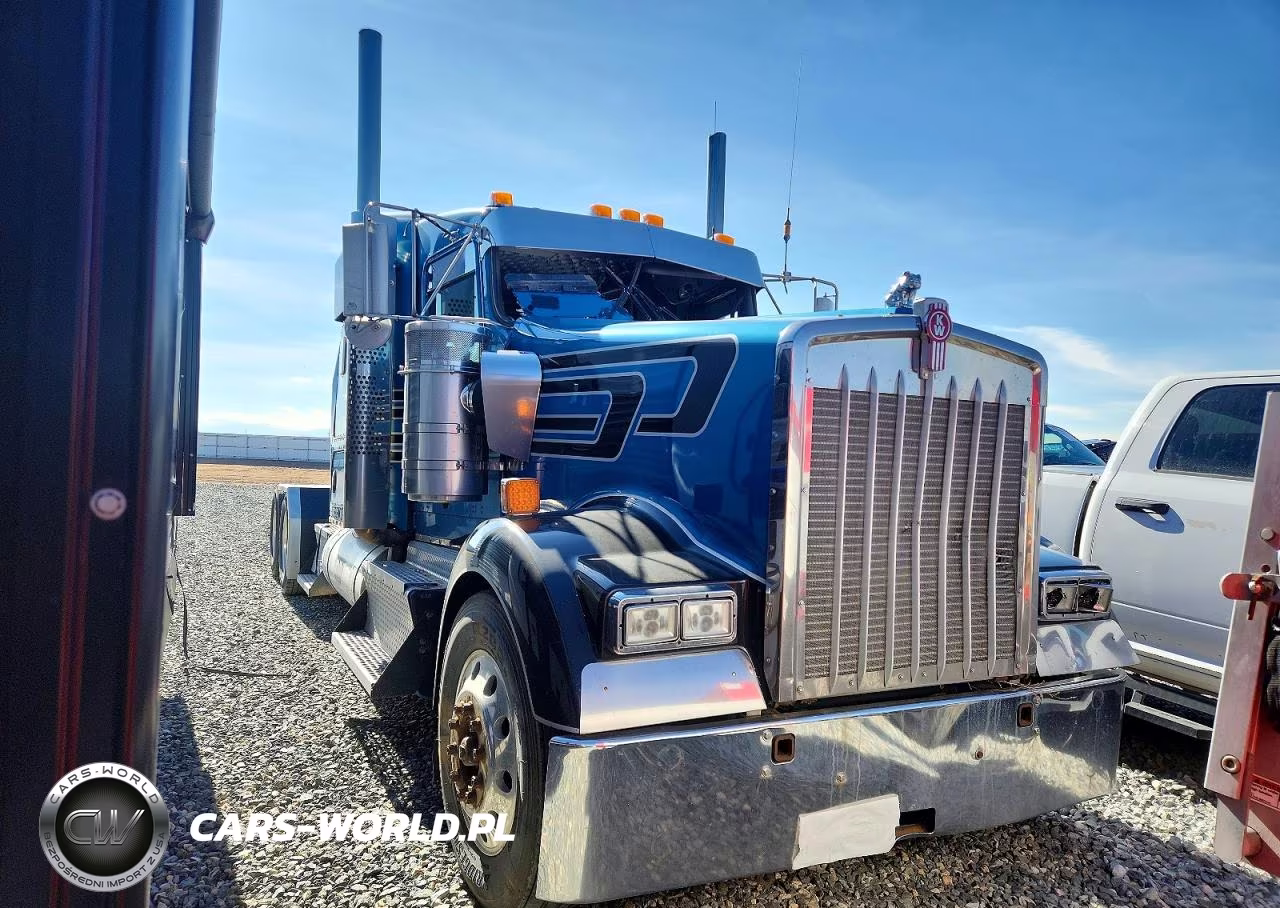 2013 Kenworth W900 Semi Truck