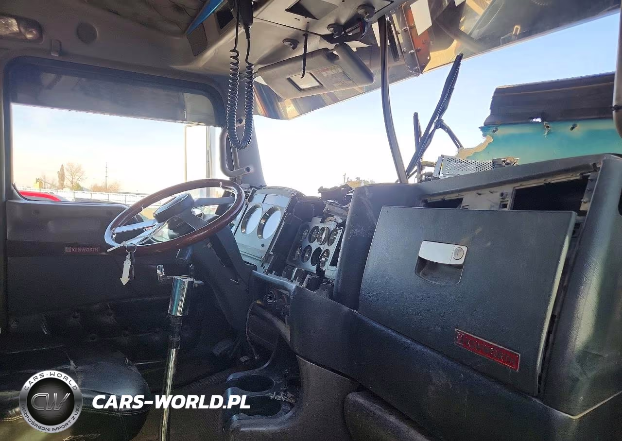 2013 Kenworth W900 Semi Truck VIN:1XKWD49X9DJ364590 - 5
