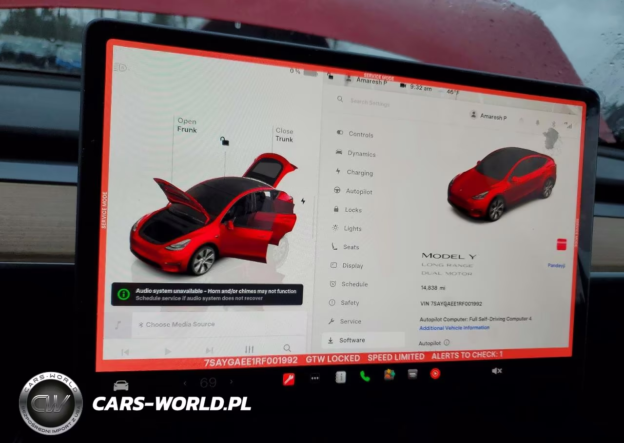 2024 Tesla Model Y VIN:7SAYGAEE1RF001992 - 9