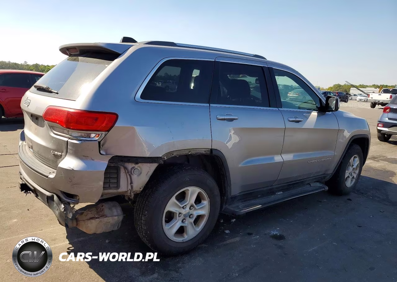 2015 Jeep Grand Cherokee Laredo VIN:1C4RJEAG8FC137644 - 3