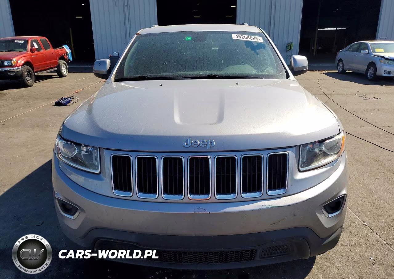 2015 Jeep Grand Cherokee Laredo VIN:1C4RJEAG8FC137644 - 5