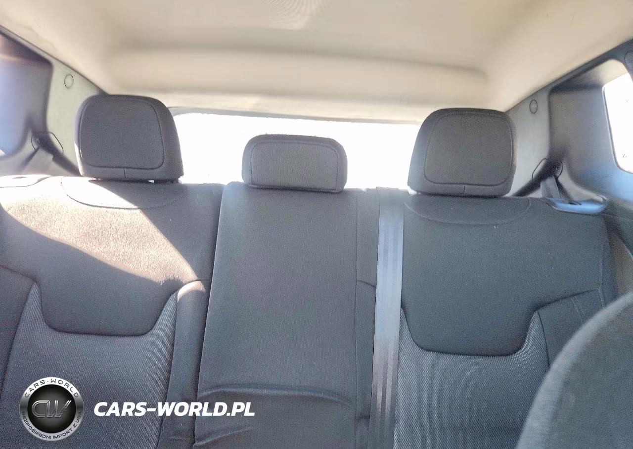 2022 Jeep Renegade VIN:ZACNJDA10NPN51562 - 10