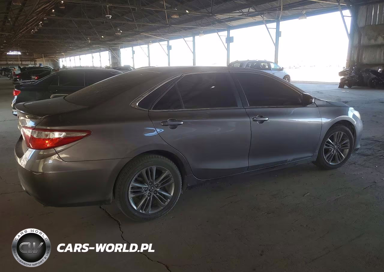 2015 Toyota Camry Se VIN:4T1BF1FKXFU009825 - 3