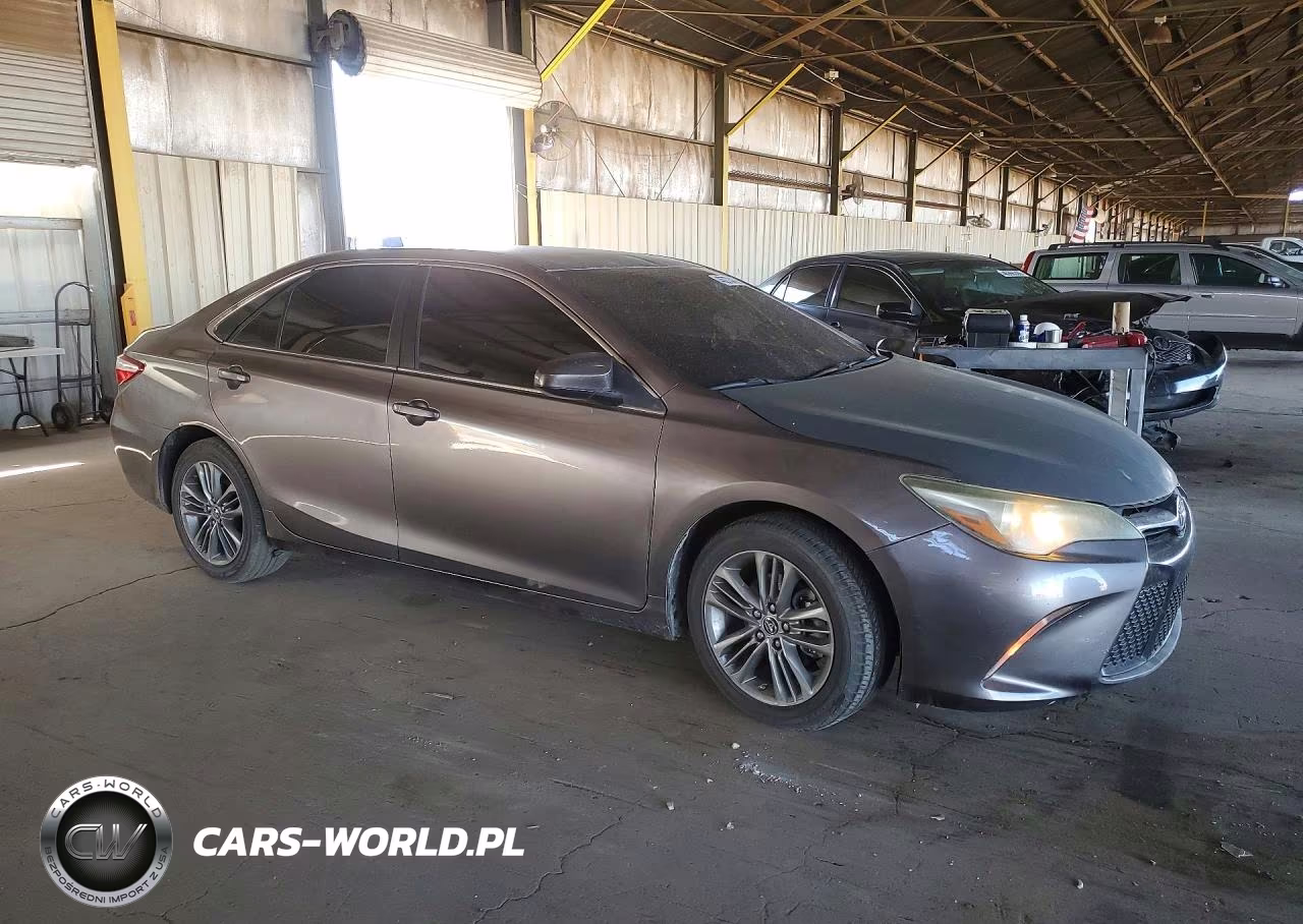 2015 Toyota Camry Se VIN:4T1BF1FKXFU009825 - 4