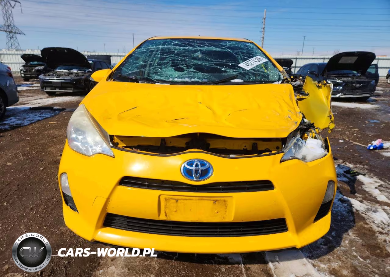 2014 Toyota Prius C Two VIN:JTDKDTB39E1070958 - 5