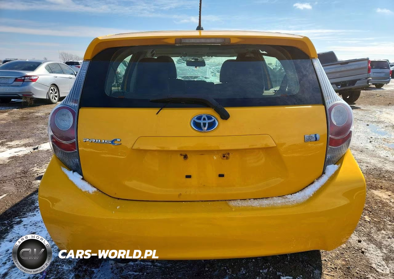 2014 Toyota Prius C Two VIN:JTDKDTB39E1070958 - 6