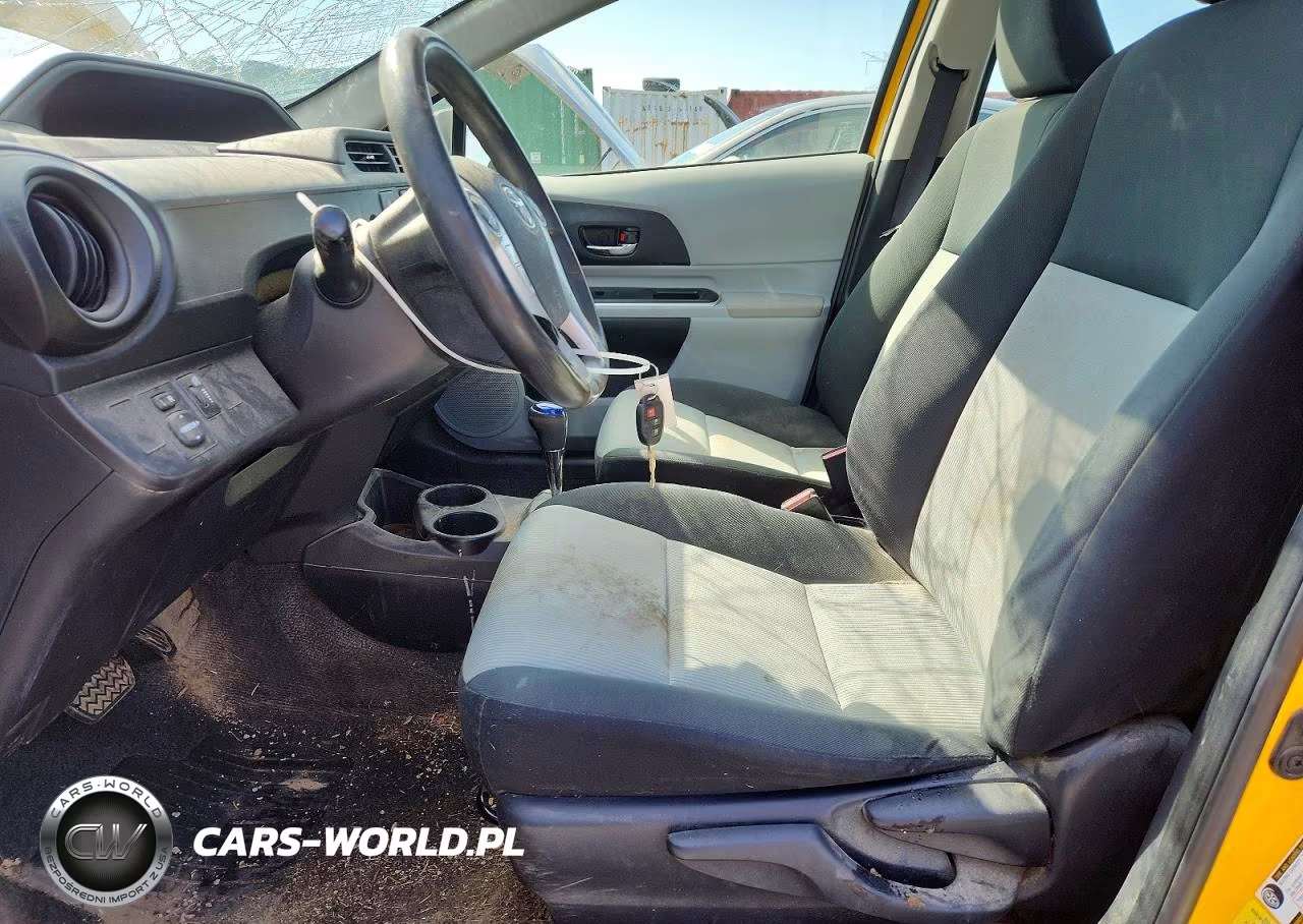 2014 Toyota Prius C Two VIN:JTDKDTB39E1070958 - 7