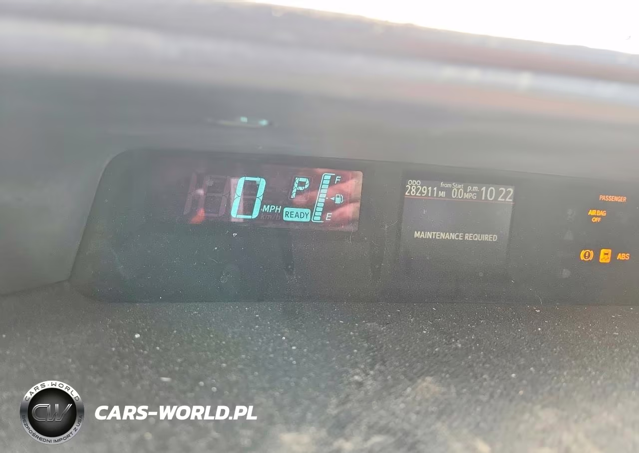 2014 Toyota Prius C Two VIN:JTDKDTB39E1070958 - 9