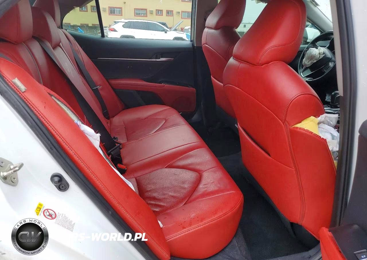 2018 Toyota Camry Xse VIN:4T1B61HK1JU077890 - 10