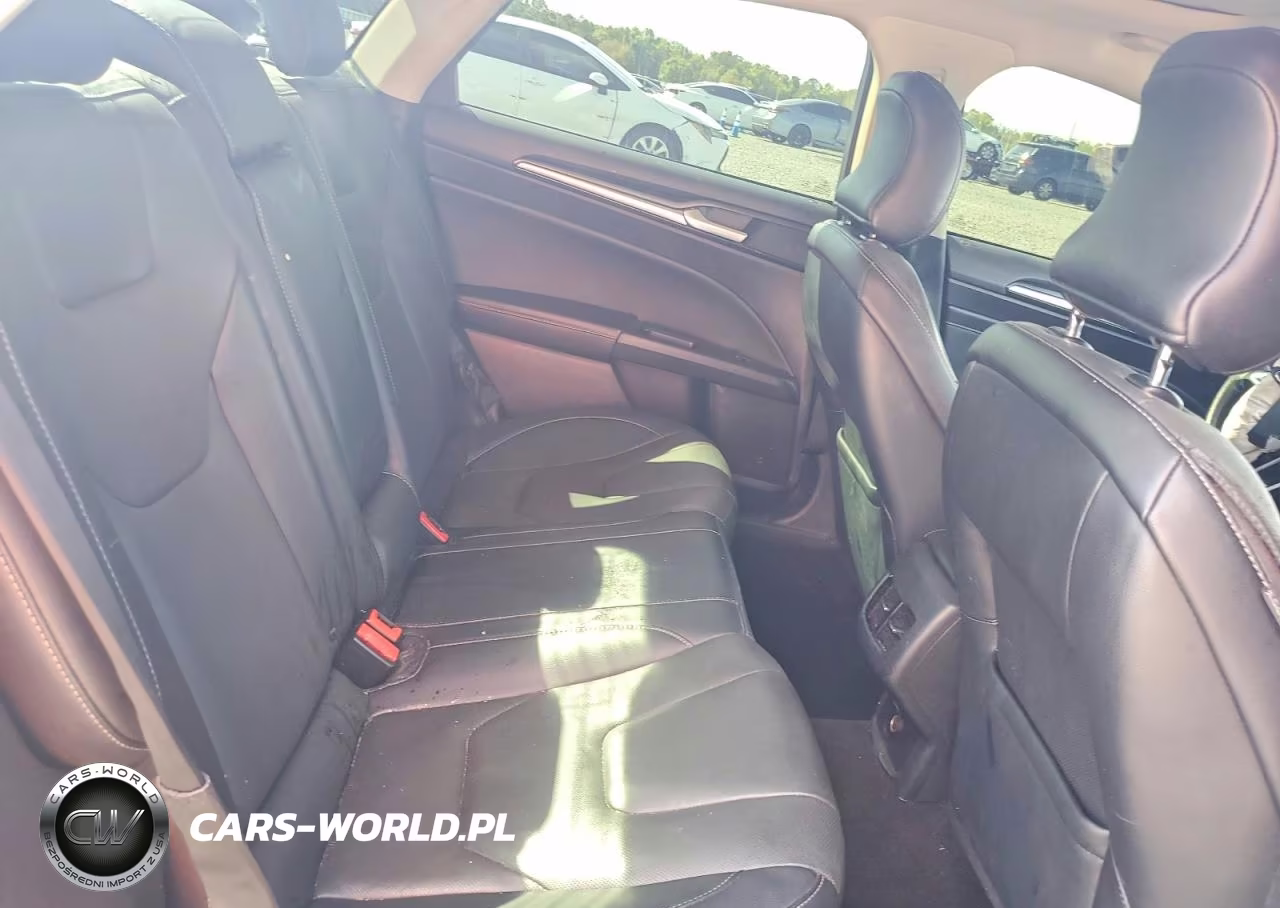 2019 Ford Fusion Titanium VIN:3FA6P0K99KR252839 - 10