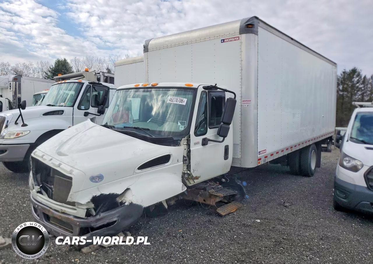 2018 International 4300 Box Truck